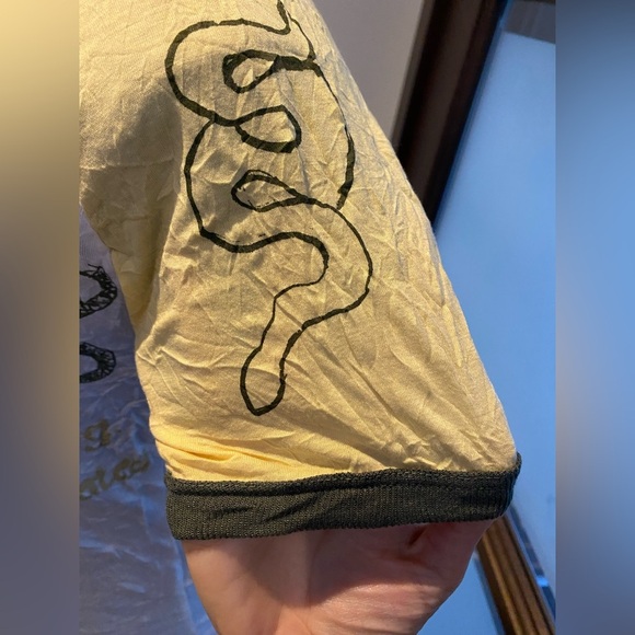 NWT Diesel T-Shirt Snake print, wrinkle design. Tight fitted Medium - Picture 2 of 8